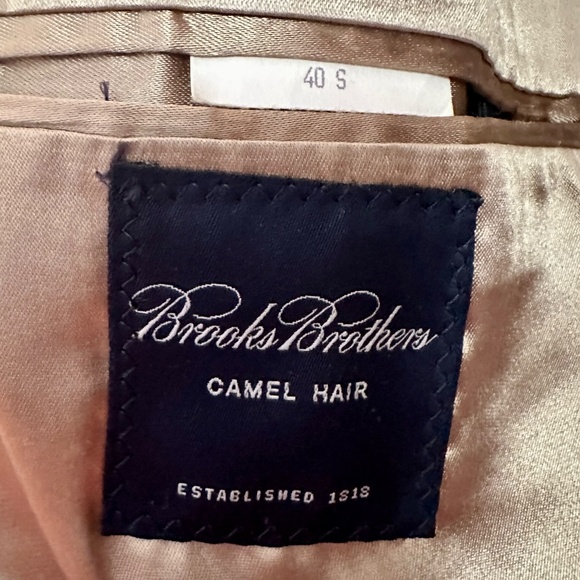 Brooks Brothers Men's Peak Lapel Coat, Men's size 40 S, Vintage, 100% Camel Hair - Picture 6 of 7
